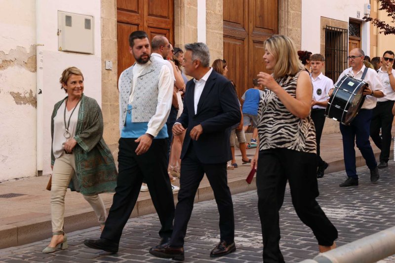 El pregó de Fogueres de Xàbia fa bullir la Plaça de l’Església El pregó de Fogueres de Xàbia fa bullir la Plaça de l’Església